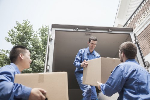 Final pricing and quote section for Elmpark moving services