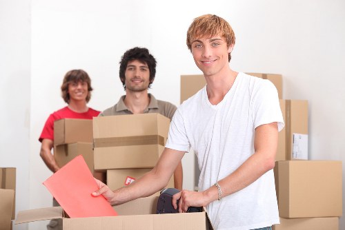 Local house removal service helping a family move in Elmpark